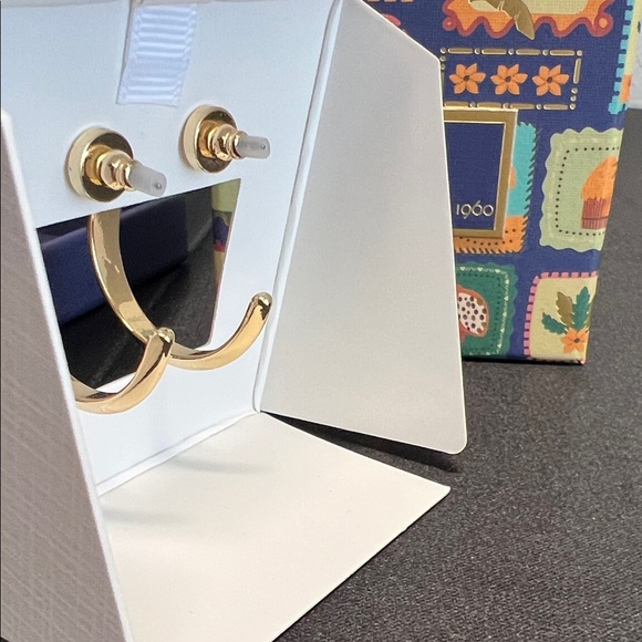 House of Harlow 1960 | Gold Tone Hoop Earrings ✨ - Picture 6 of 7